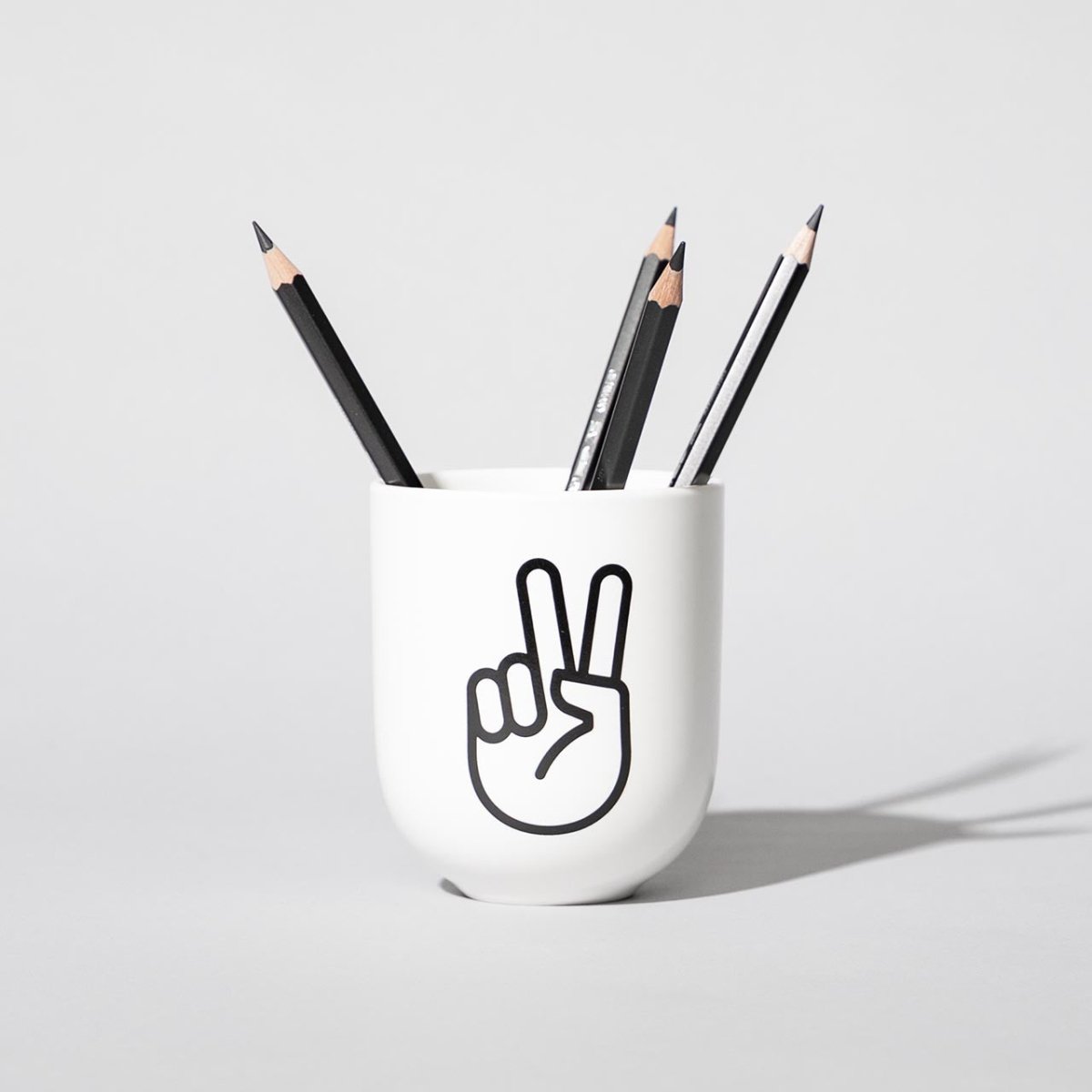 Peace – Porzellanbecher – weiß matt - fyngers