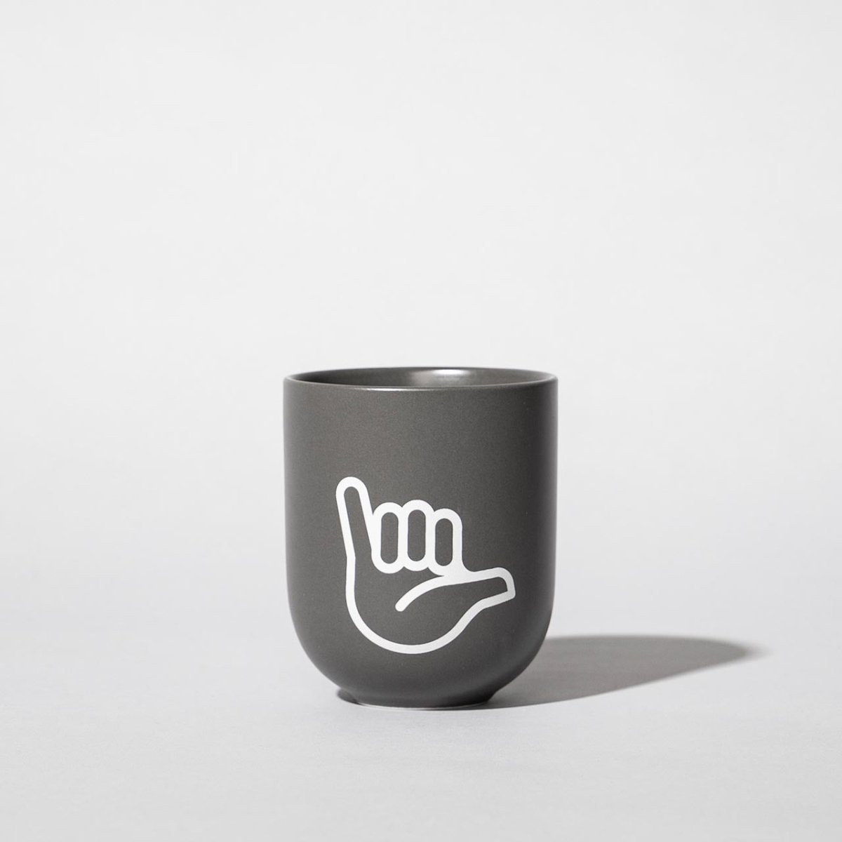 Hang Loose – Porzellanbecher – grau matt - fyngers