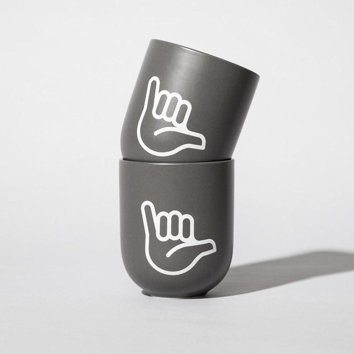 Hang Loose – Porzellanbecher – grau matt - fyngers