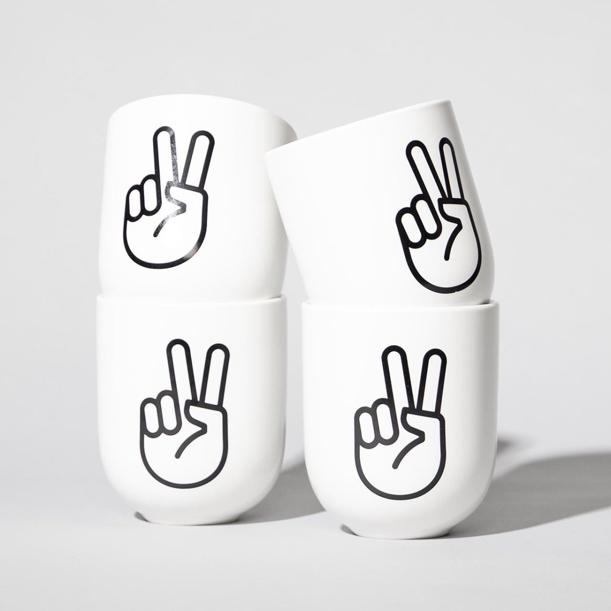 Peace – Porzellanbecher – weiß matt - fyngers
